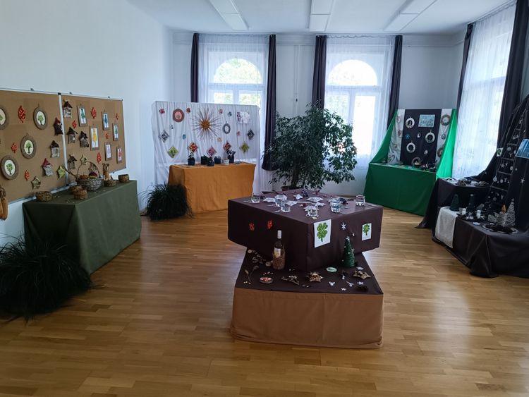 Papírfonás és quilling szakkör kiállítás